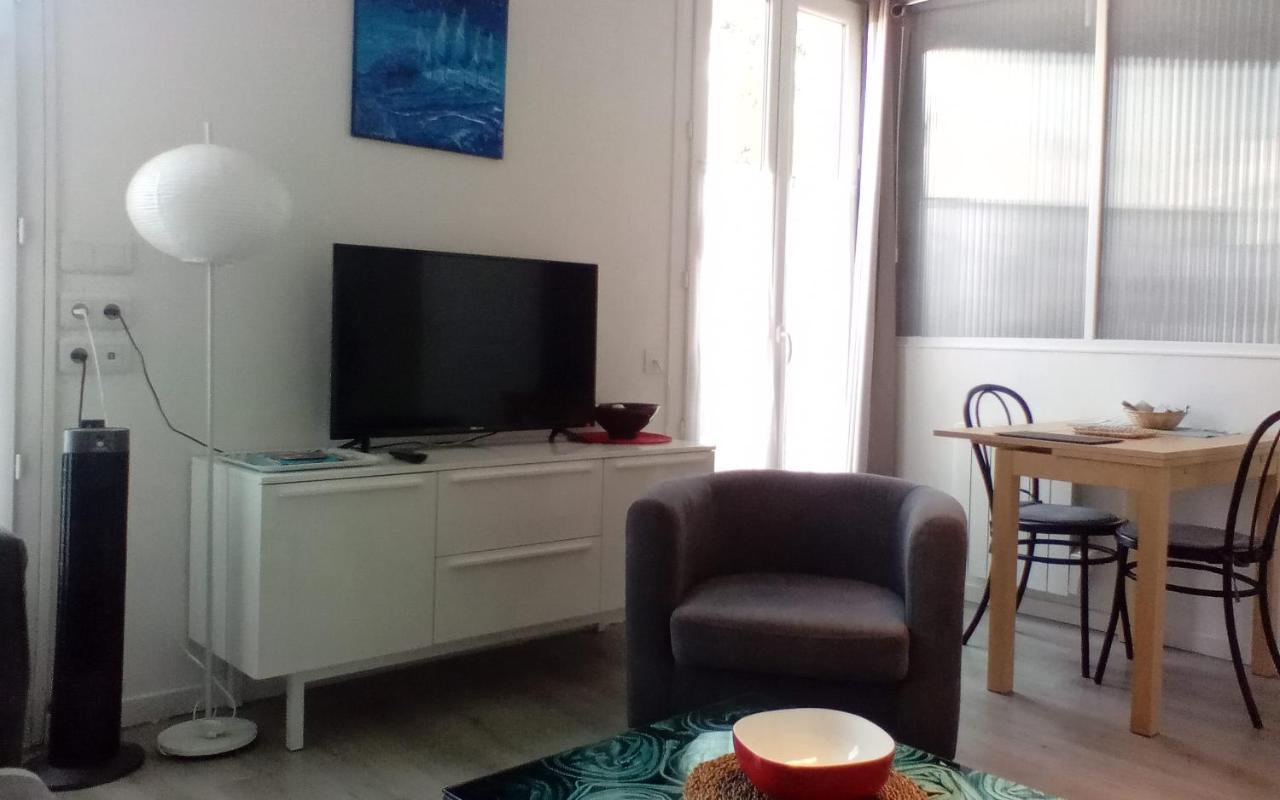Les Bonbonieres D'Andrea Gavinies Pellegrin Apartman Bordeaux Kültér fotó